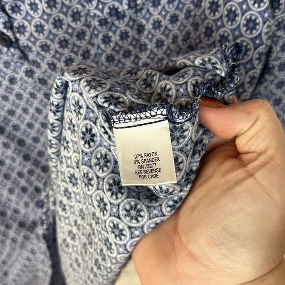 Croft & Barrow 3/4 Sleeve Blue and White Patterned Blouse Size Large - Picture 5 of 6
